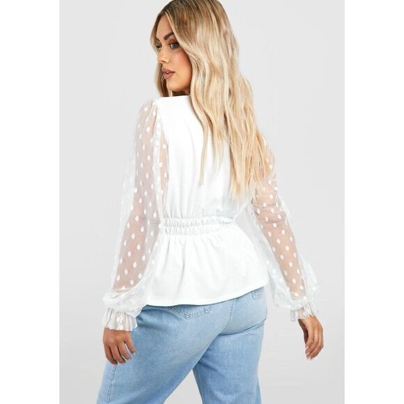 Boohoo Dobby Polkadot White Mesh Peplum plus size top 20 NEW - Picture 7 of 9